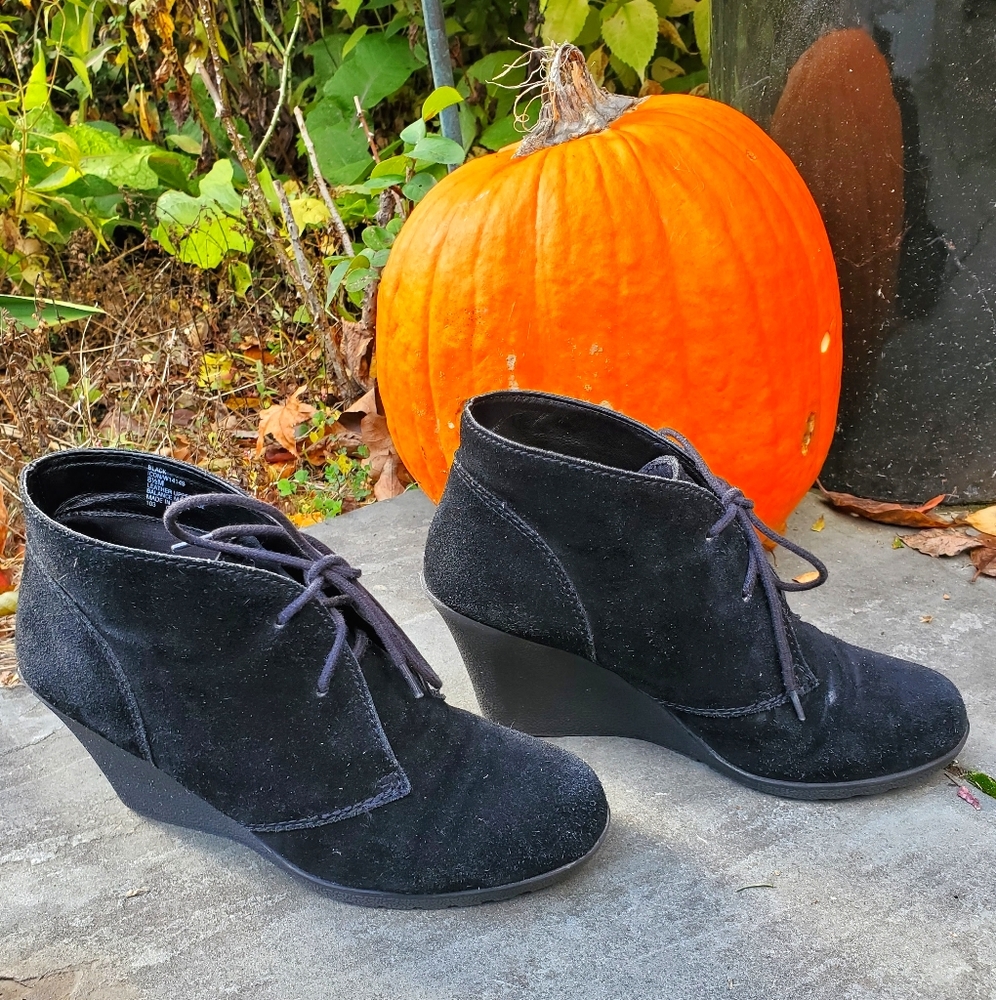 Suede wedge lace up shoes